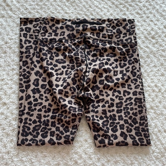 Good American Cheetah Print Performance Leggings - Picture 5 of 5